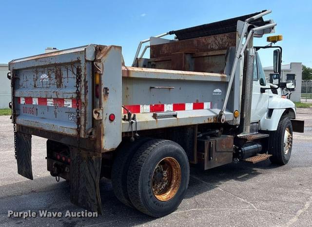 Image of International Workstar 7400 equipment image 4