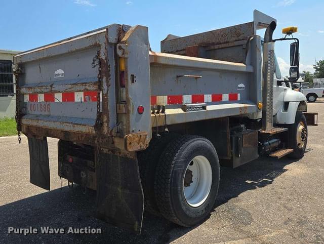 Image of International Workstar 7400 equipment image 4