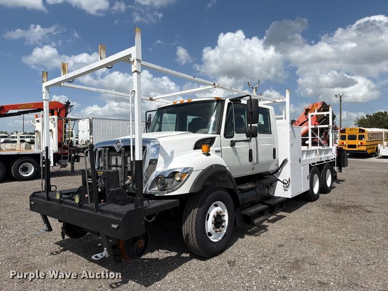 2008 International Workstar 7500 Equipment Image0