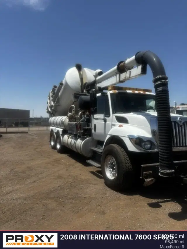 Image of International WorkStar 7600 equipment image 2