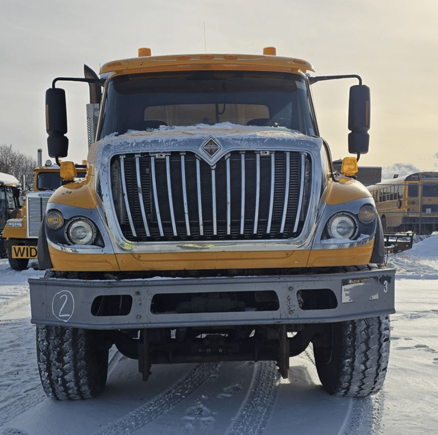 Image of International WorkStar 7600 equipment image 2