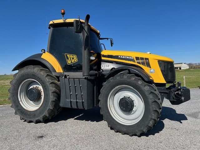 Image of JCB Fastrac 8250 equipment image 4