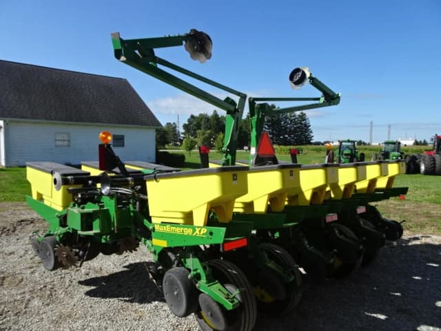 Image of John Deere 1760 equipment image 3