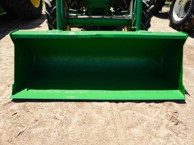 Image of John Deere 5203 equipment image 4