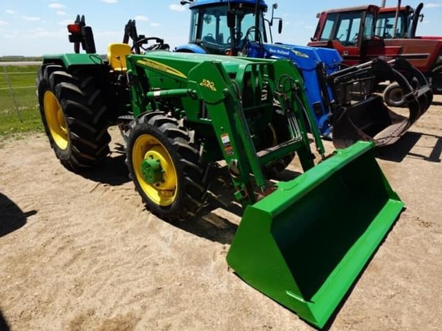 Image of John Deere 5203 equipment image 1