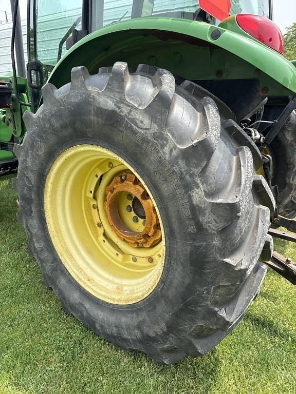 Image of John Deere 5525 equipment image 4