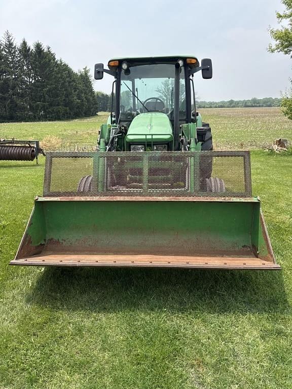 Image of John Deere 5525 equipment image 1
