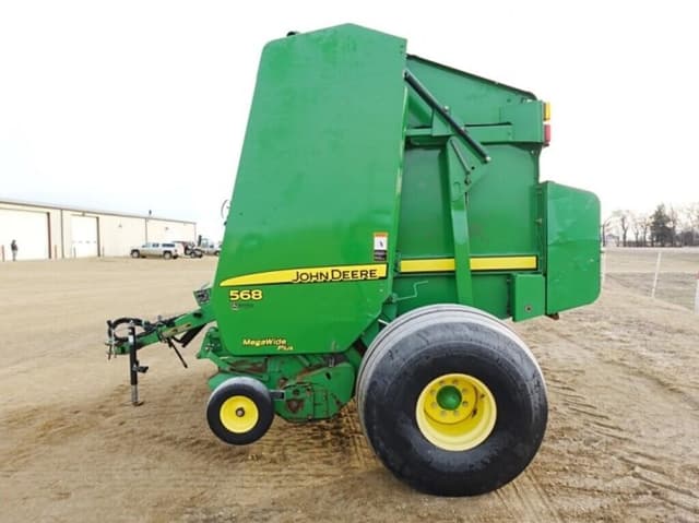 Image of John Deere 568 equipment image 3