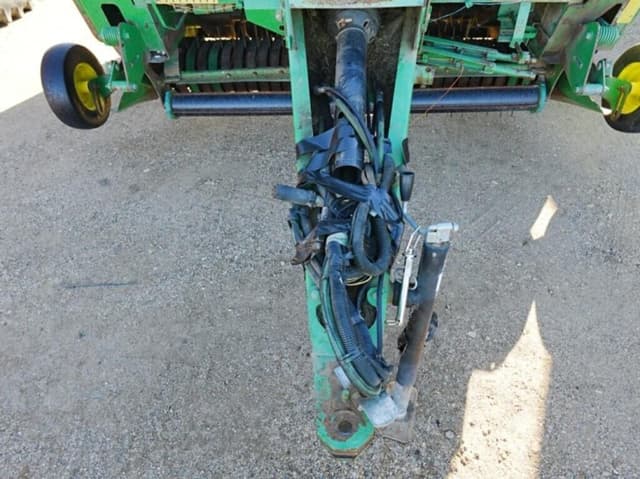 Image of John Deere 568 equipment image 4