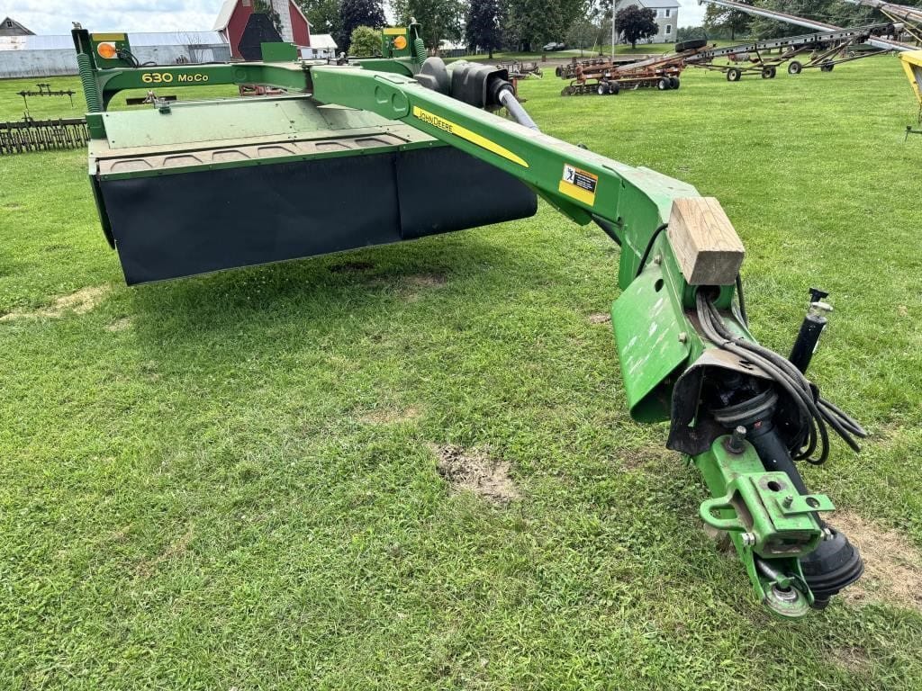 2008 John Deere 630 Equipment Image0