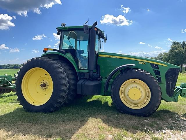 Image of John Deere 8130 equipment image 2