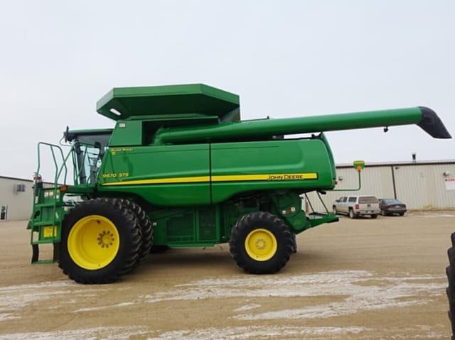 Image of John Deere 9670 STS equipment image 4