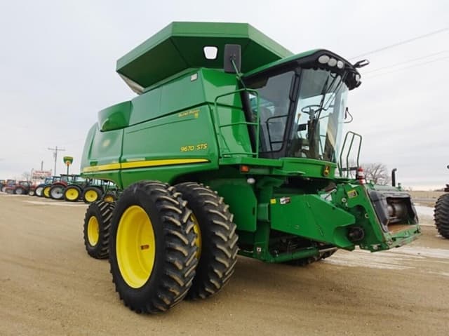 Image of John Deere 9670 STS equipment image 1