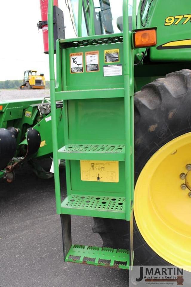 Image of John Deere 9770 STS equipment image 4