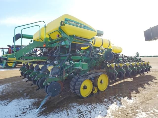 Image of John Deere DB60 equipment image 1