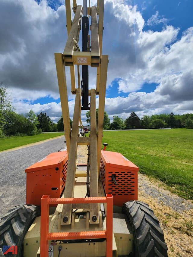 Image of JLG 260MRT equipment image 3