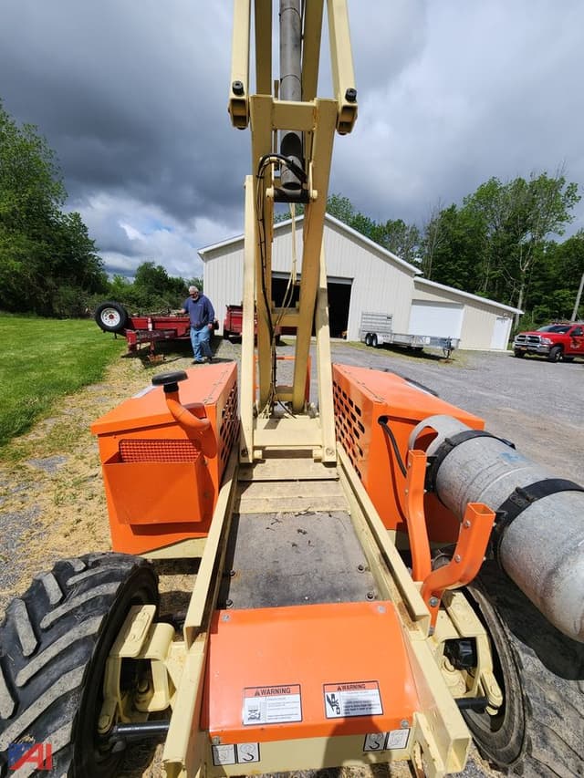 Image of JLG 260MRT equipment image 2