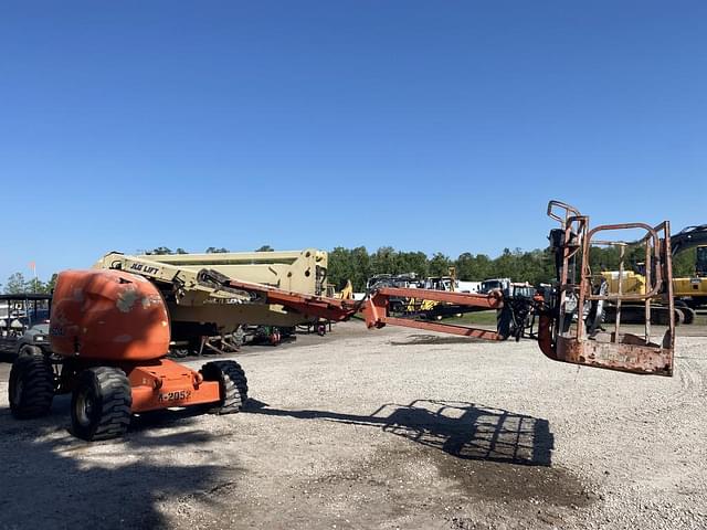 Image of JLG 450AJ equipment image 3