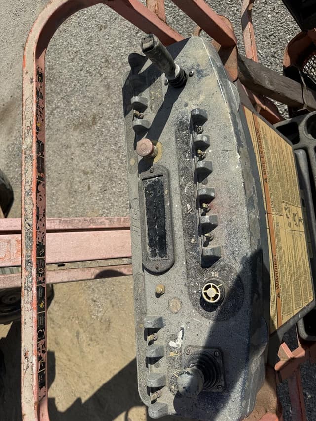 Image of JLG 450AJ equipment image 3
