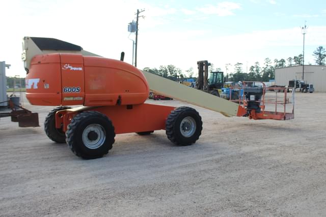 Image of JLG 600S equipment image 2