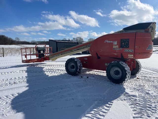 Image of JLG 600S equipment image 3