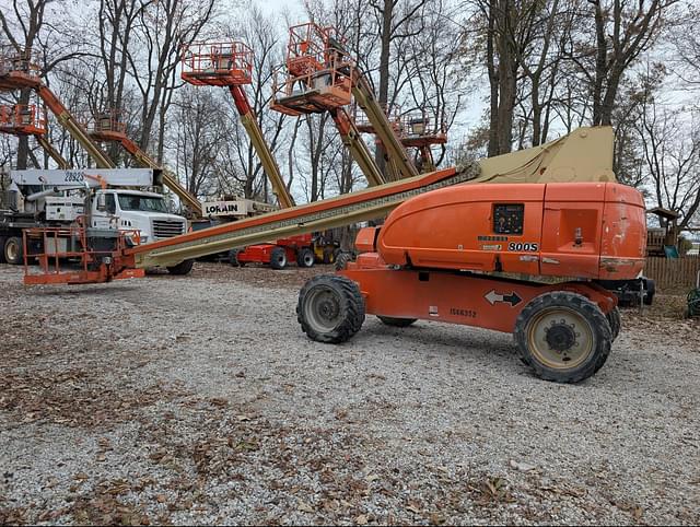 Image of JLG 800S equipment image 1