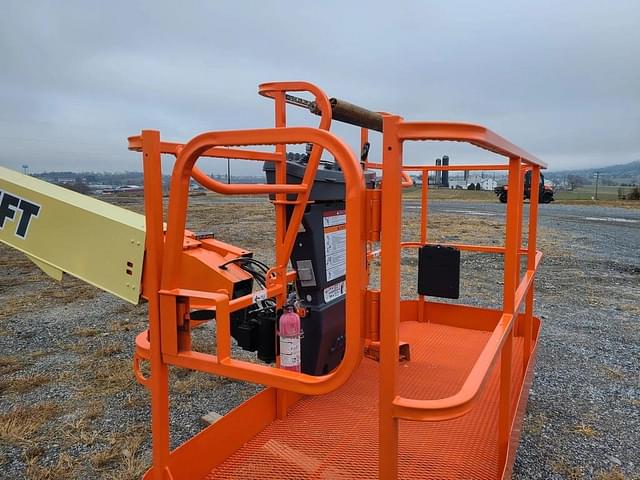 Image of JLG 800S equipment image 3