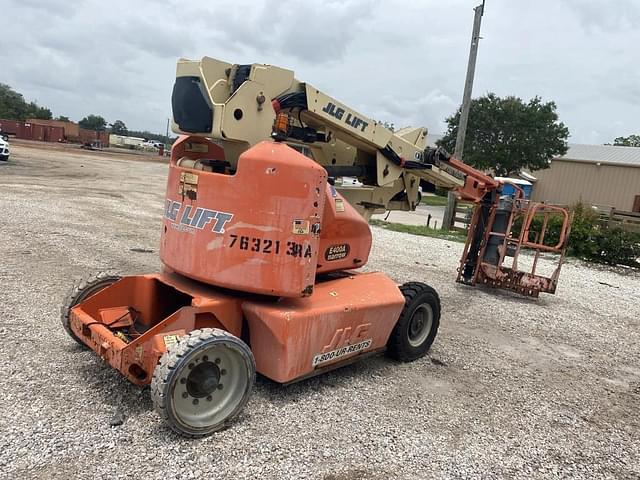 Image of JLG E400AJP equipment image 2