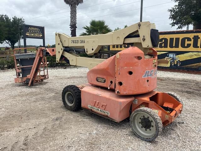 Image of JLG E400AJP equipment image 1