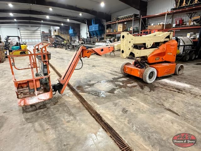 Image of JLG E400AJP equipment image 1