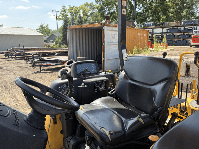 Image of John Deere 110 equipment image 4