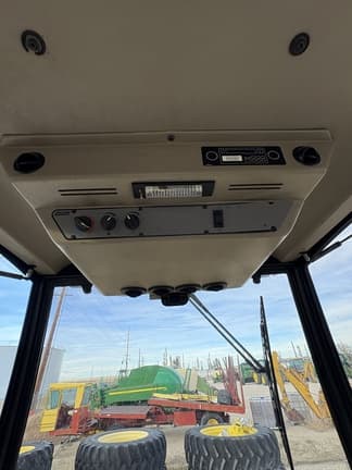 Image of John Deere 110 equipment image 4