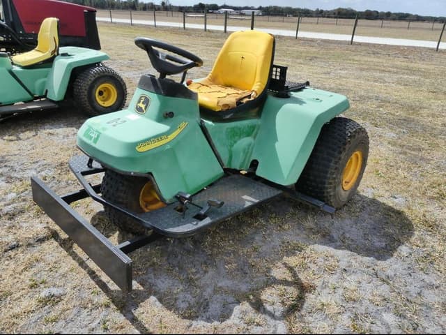Image of John Deere 1200A equipment image 1
