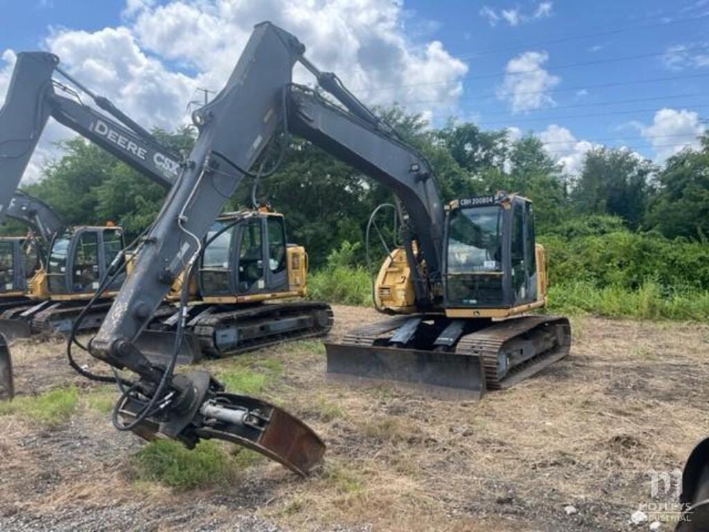 Main image John Deere 135D