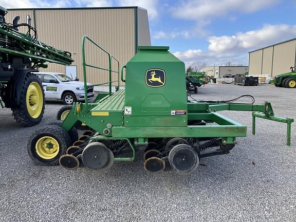 Image of John Deere 1590 equipment image 1