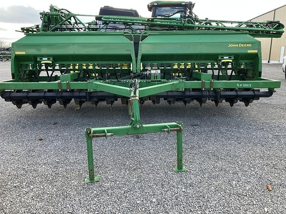 Image of John Deere 1590 equipment image 1