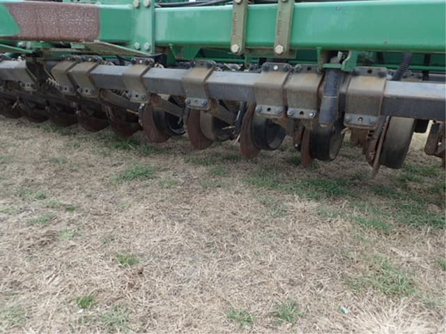 Image of John Deere 1590 equipment image 3