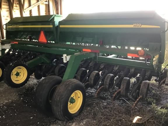 Image of John Deere 1590 equipment image 3