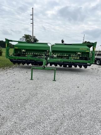 Image of John Deere 1590 equipment image 2