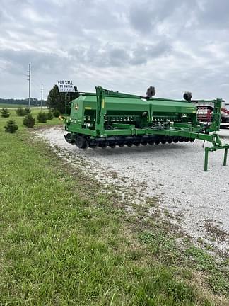 Image of John Deere 1590 equipment image 1