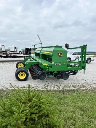 Image of John Deere 1590 equipment image 4