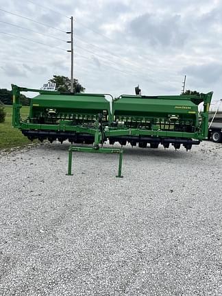 Image of John Deere 1590 equipment image 2