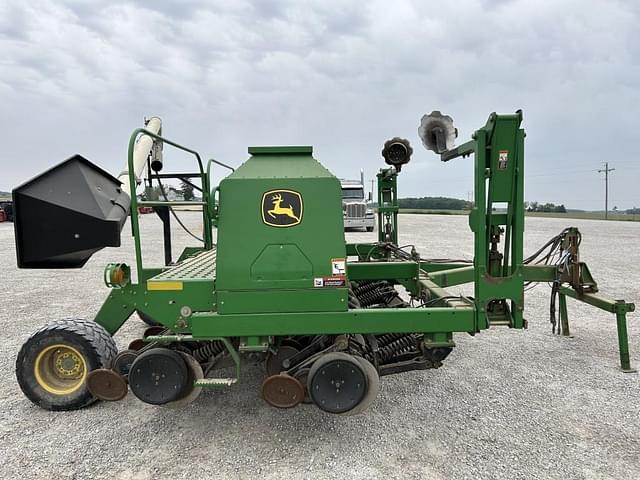 Image of John Deere 1590 equipment image 4