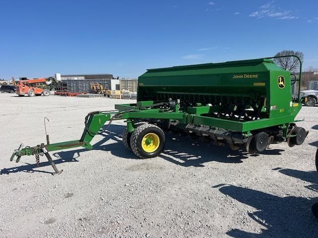 Image of John Deere 1590 equipment image 1