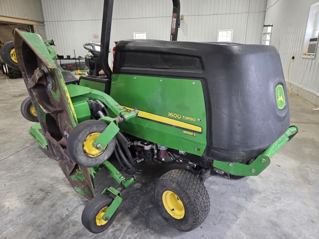 Image of John Deere 1600 Turbo II equipment image 3