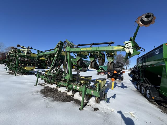 Image of John Deere 1720 equipment image 1