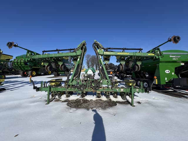 Image of John Deere 1720 equipment image 2