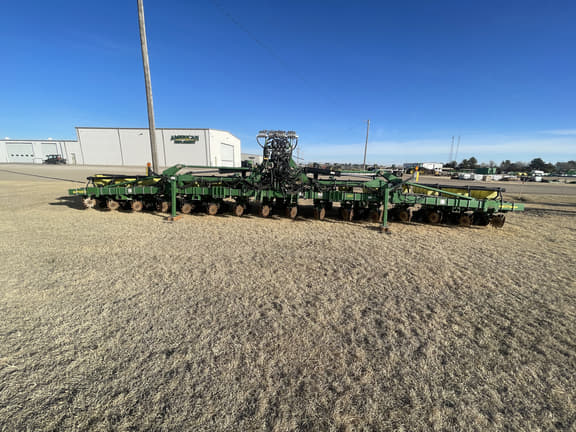 Image of John Deere 1720 equipment image 4