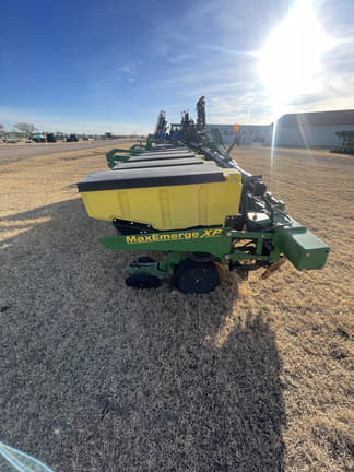 Image of John Deere 1720 equipment image 3