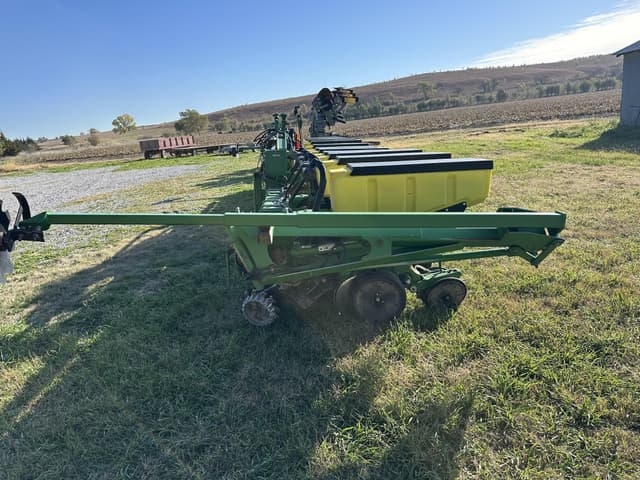 Image of John Deere 1720 equipment image 4